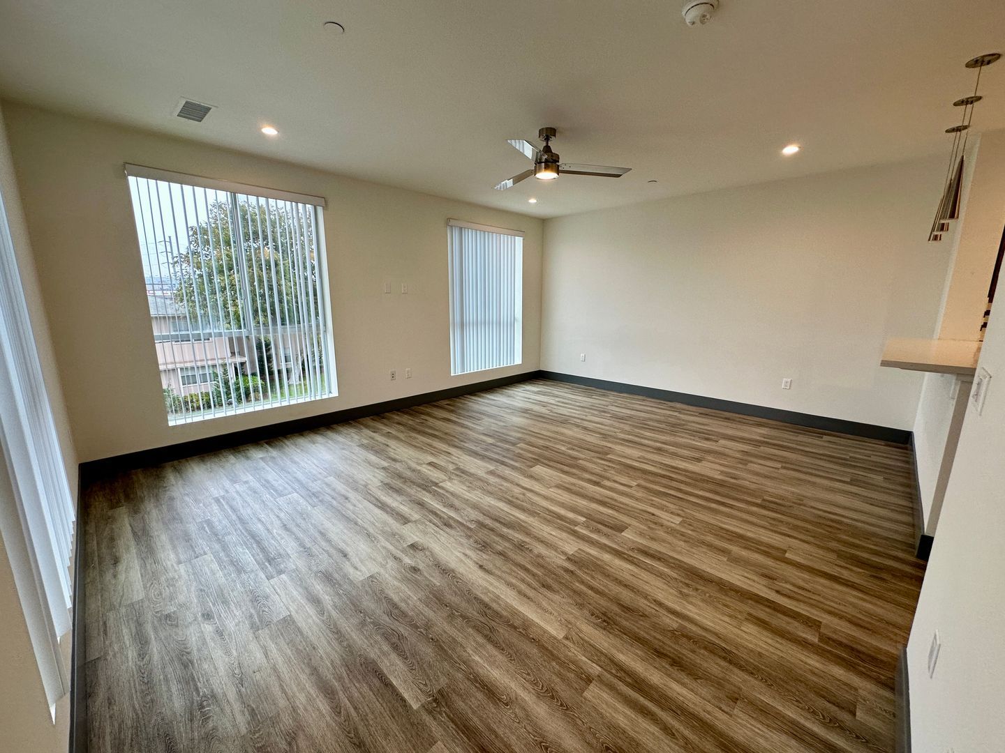 Building Photo - 6923 Kittyhawk Ave
