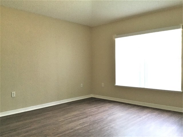 Building Photo - 1959 Alambra Cir