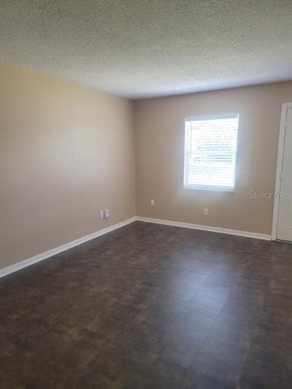 Building Photo - 4223 Parkside Dr