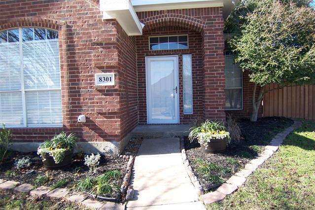 Building Photo - 8301 Bells St