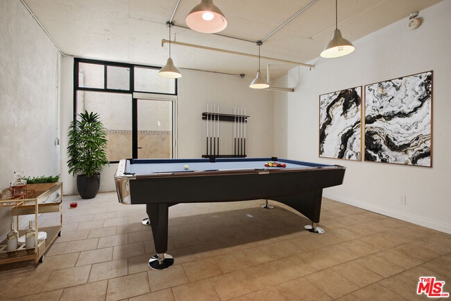 Building Photo - 2013 21st St