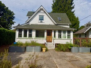 Building Photo - 1733 N Alberta St