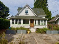 Building Photo - 1733 N Alberta St