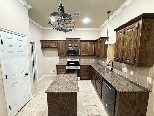 Building Photo - 8121 Hillers Rd