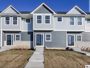 Building Photo - 4571 Leawood Ct