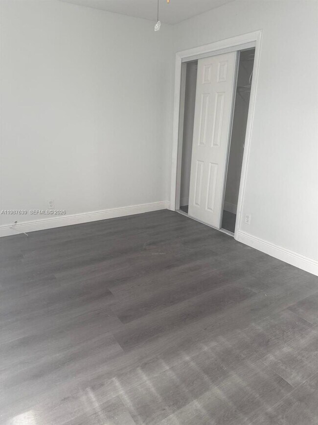 Building Photo - 516 Briarwood Cir