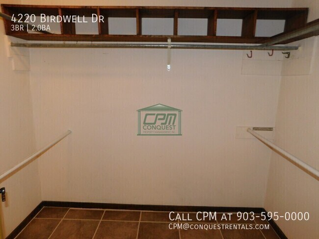 Building Photo - 4220 Birdwell Dr