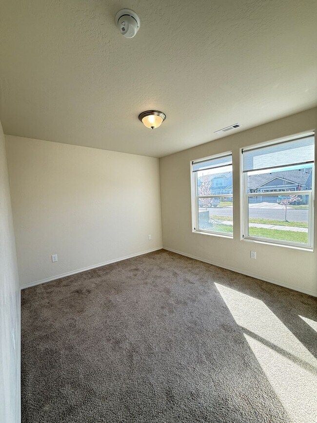 Building Photo - Charming 3 Bed / 2 Bath Home in Delta Estates – Medford