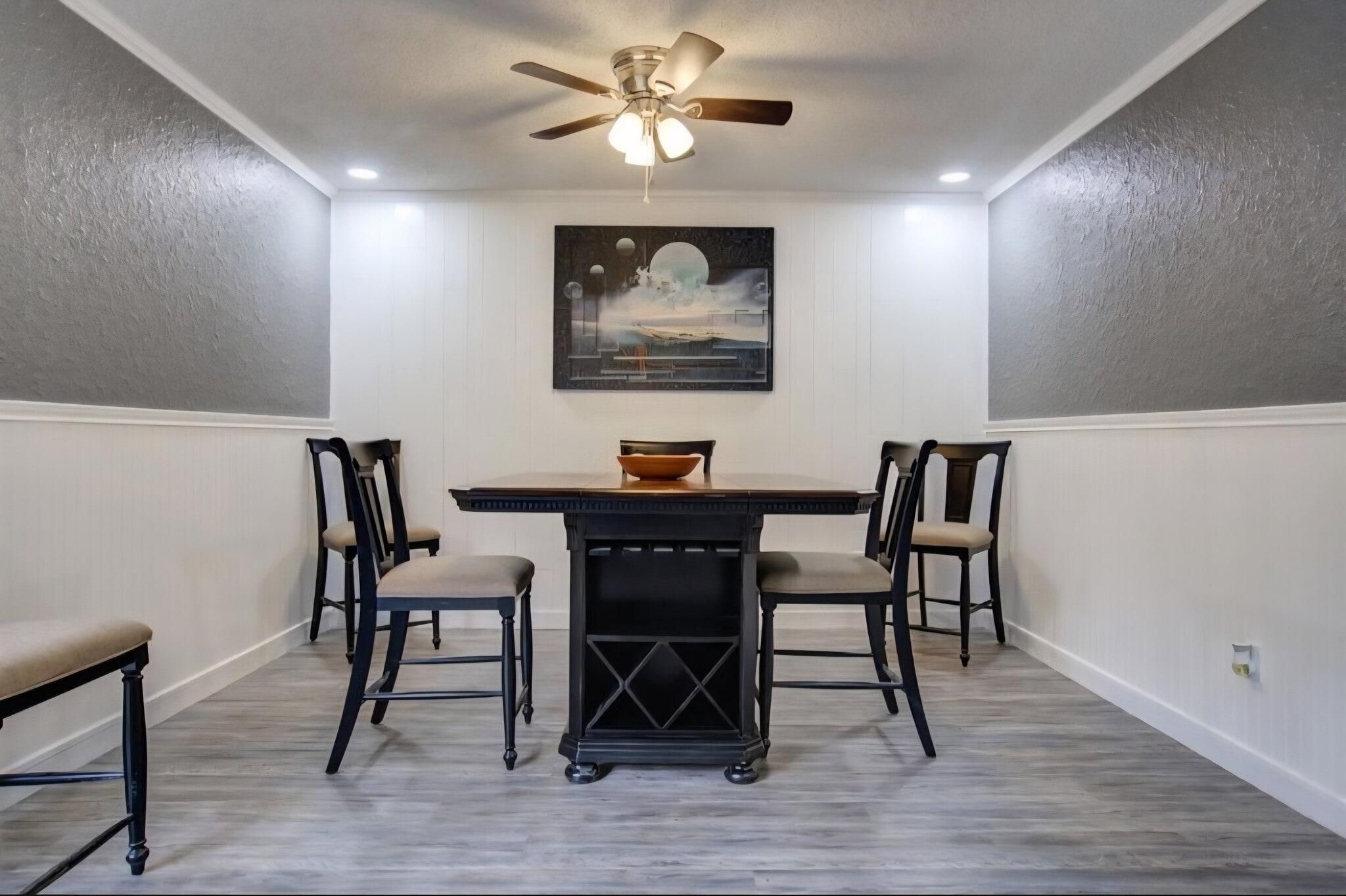 Building Photo - 306 Vale Ave