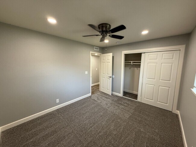 Building Photo - Newly remodeled 3 bedroom in the heart of ...
