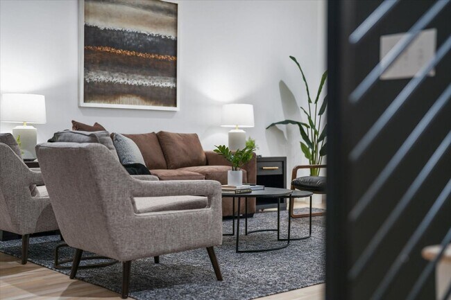 Building Photo - The Best Address in Germantown — Fully Furnished Executive Townhome, Move-In Ready | $8,995/Mo
