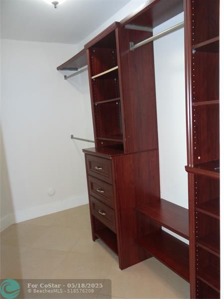 Building Photo - 4036 Eastridge Cir