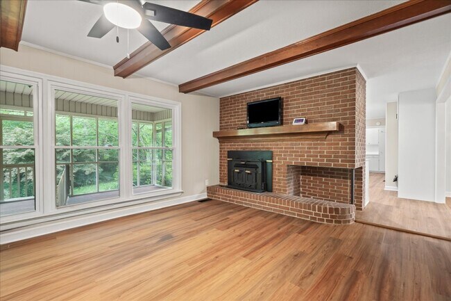 Building Photo - 511 Arbor Dr