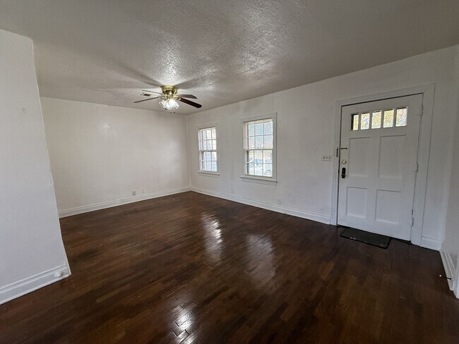 Building Photo - 565 24th St