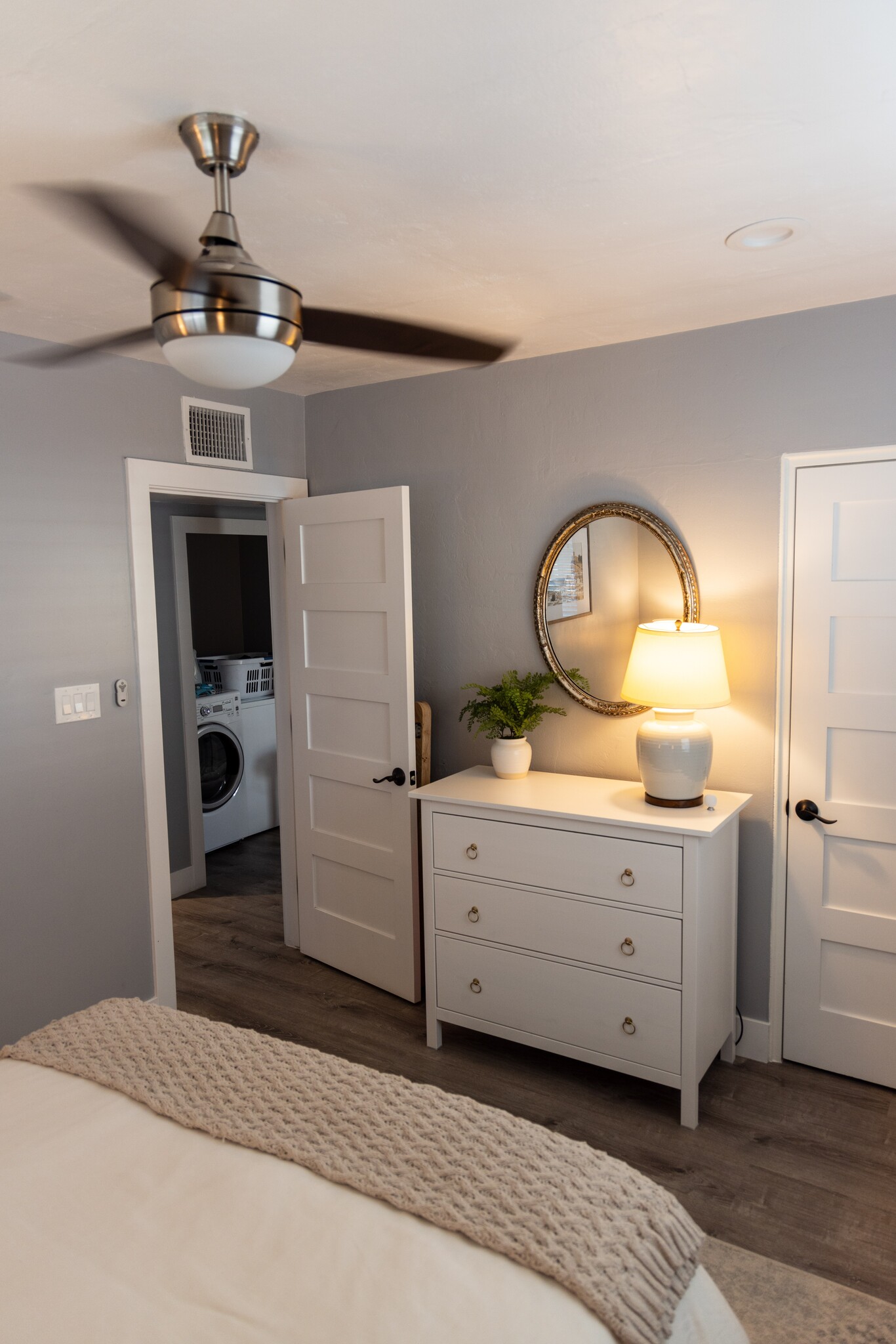 Guest Bedroom 1 - 1359 E Whitton Ave