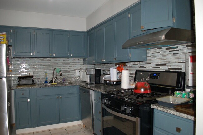 Building Photo - 3435 83rd St