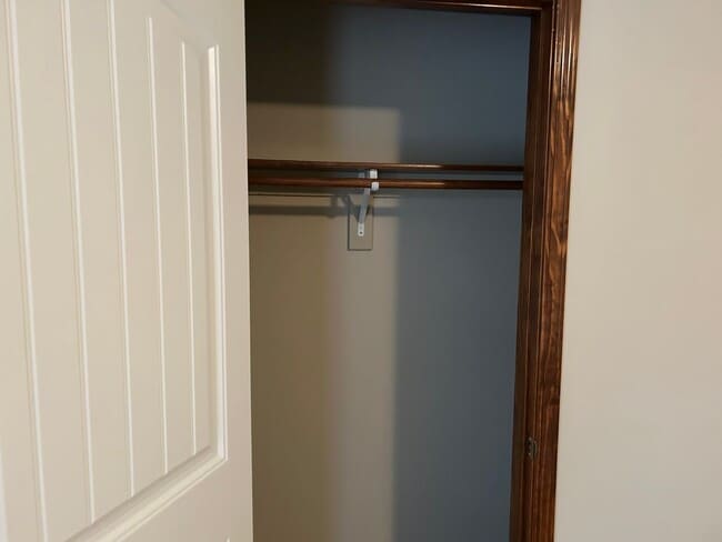 Building Photo - 2 Bed Single Level Duplex in Grain Valley