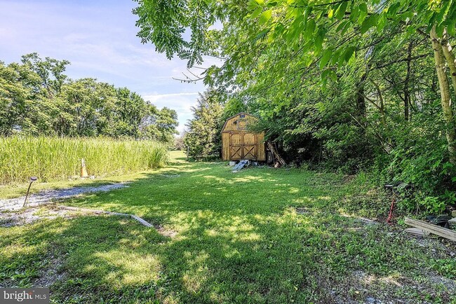 Building Photo - 7221 Hillview Dr