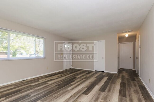 Building Photo - 3319 Upper Valley Pike