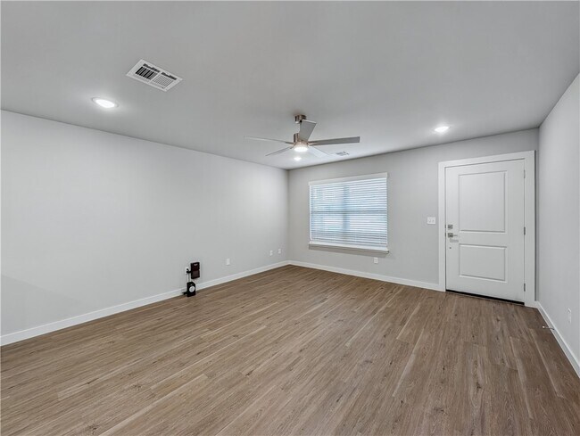 Building Photo - 6309 NW Kathleen St