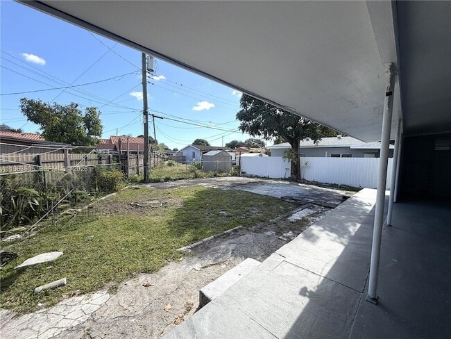 Building Photo - 121 Flagami Blvd