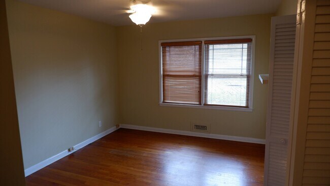 Building Photo - 1380 Stephens Dr NE