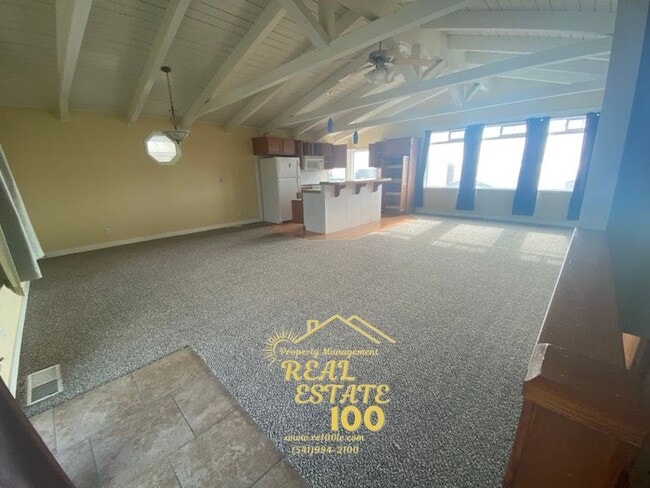 Building Photo - 3550 NW Jetty Ave