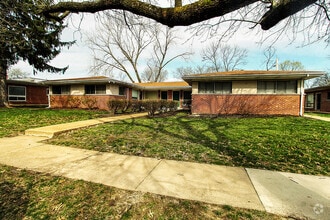 Building Photo - Lovely Afordable 2 Bedroom 1 Bath Garden A...