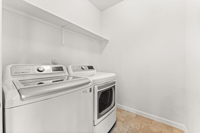 Building Photo - 489 Bridgestone Way