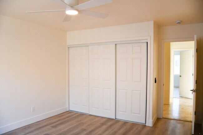 Building Photo - Parker (316)