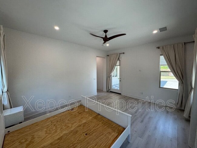 Building Photo - 74635 Tesla Dr