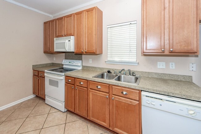 Building Photo - 5 Bedroom 2.5 Bath Home in Indigo Fields - North Charleston