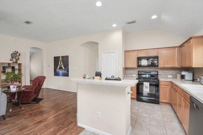 Building Photo - 3311 Raintree Village Dr