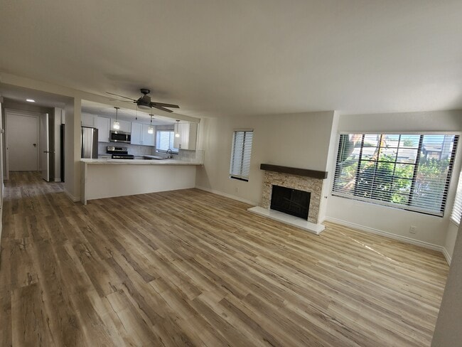 Building Photo - 4054 Nobel Dr