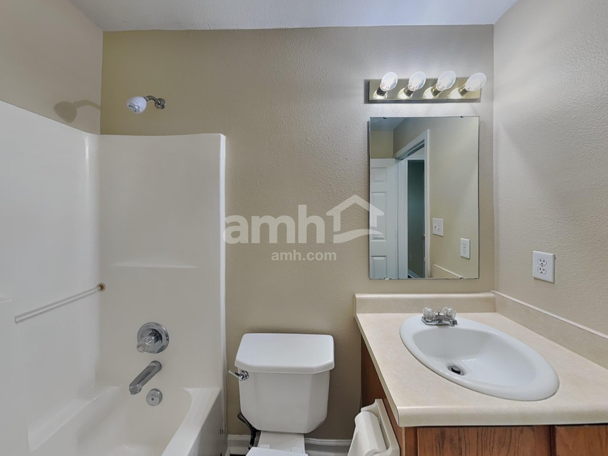 Building Photo - 2438 Pinebark Dr
