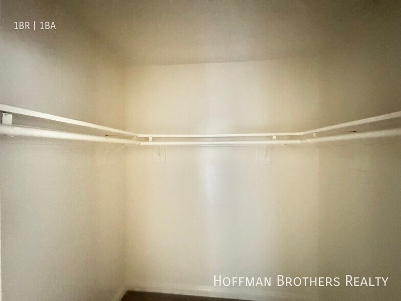 Building Photo - 20339 Saticoy St