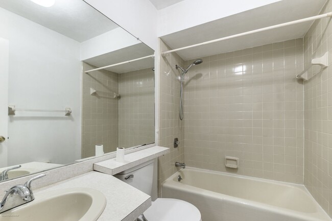 Building Photo - DRASTIC PRICE DROP!!  PRIME LOCATION