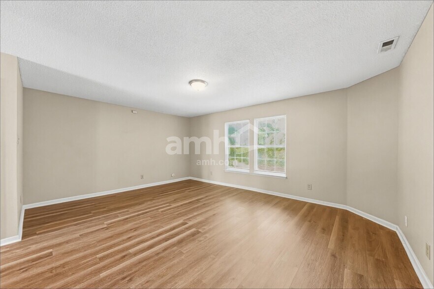 Building Photo - 6711 Earlswood Dr