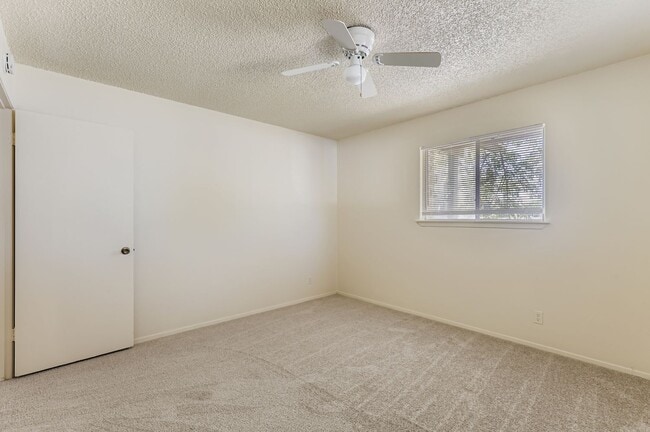 Building Photo - 1740 Rutland Dr