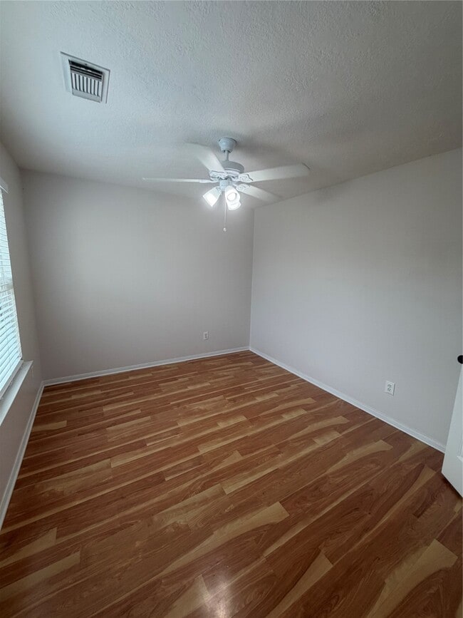 Building Photo - 11830 Oakner Dr