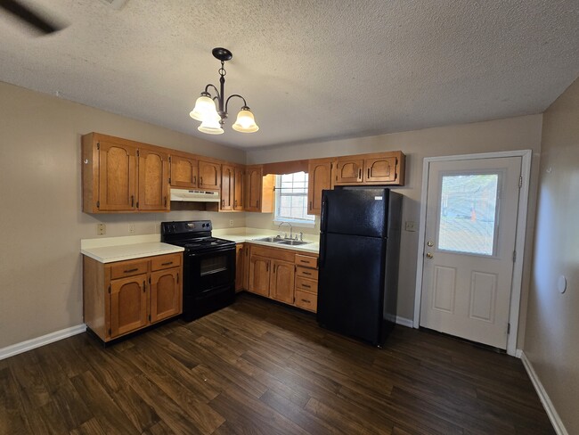 Building Photo - 403 E Lawnwood Ave