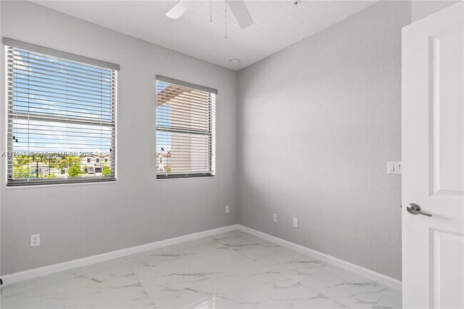 Building Photo - 221 SW 159th Way