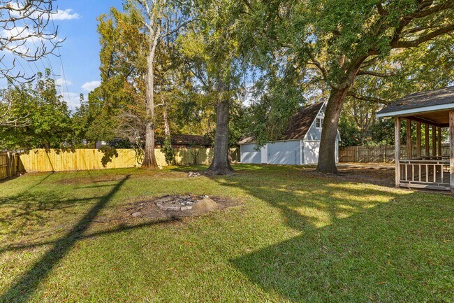 Building Photo - Seller Financing Available!