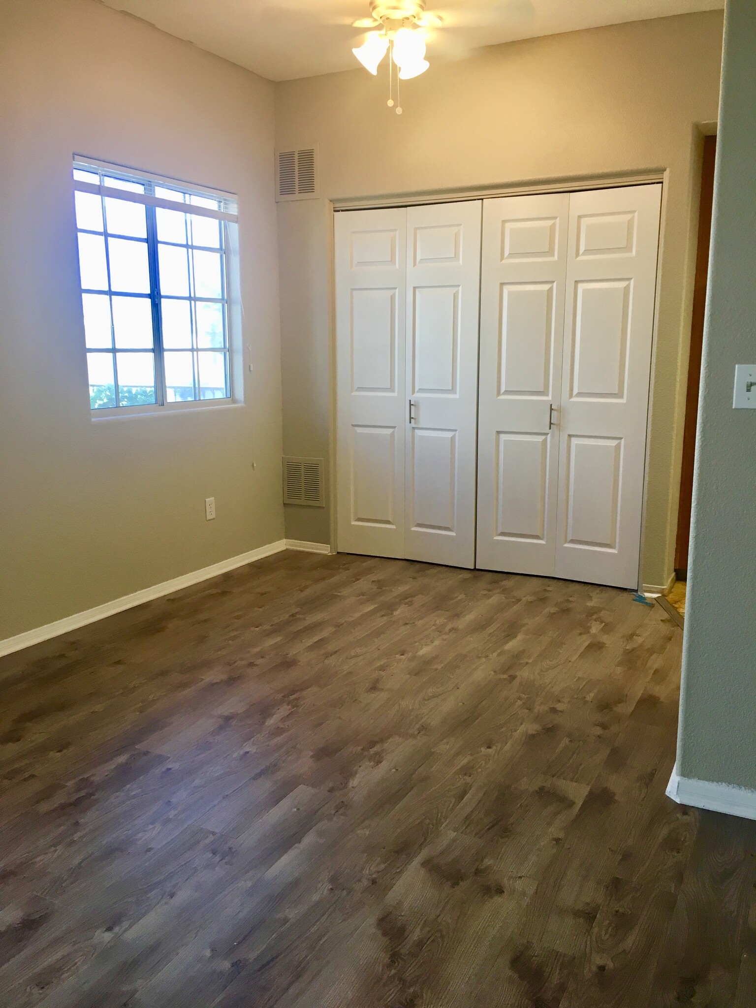 Dining area from living area - 1677 Strasbourg Way