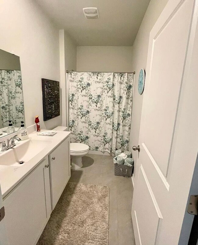 Building Photo - 2156 Ainsley Dr