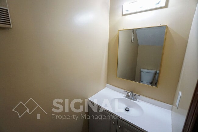 Building Photo - 725 Eastern Manor Ln