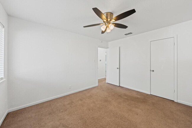 Building Photo - 2313 Paul Revere St