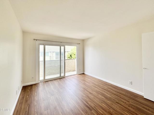 Building Photo - 250 E Surfside Dr