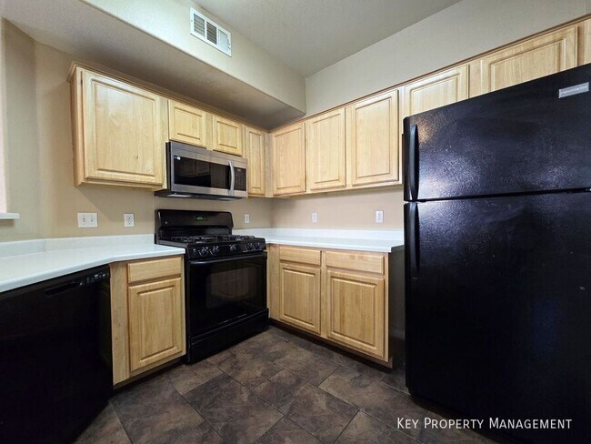 Building Photo - 5855 Valley Dr