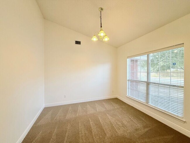 Building Photo - 7945 Amethyst Dr